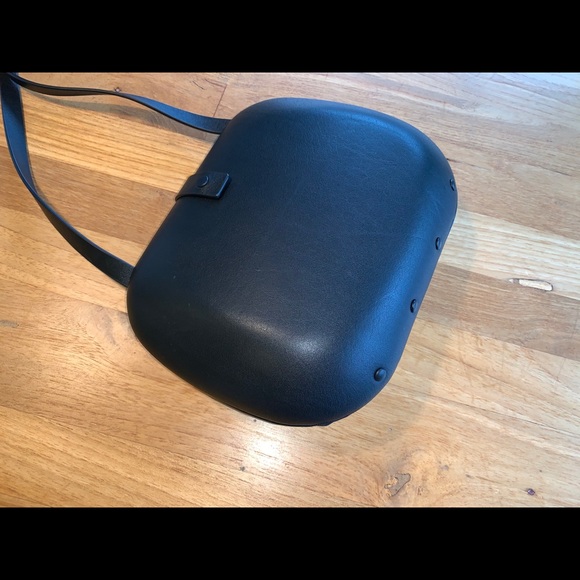 SOLD        COS  leather clutch/handbag - Picture 2 of 10